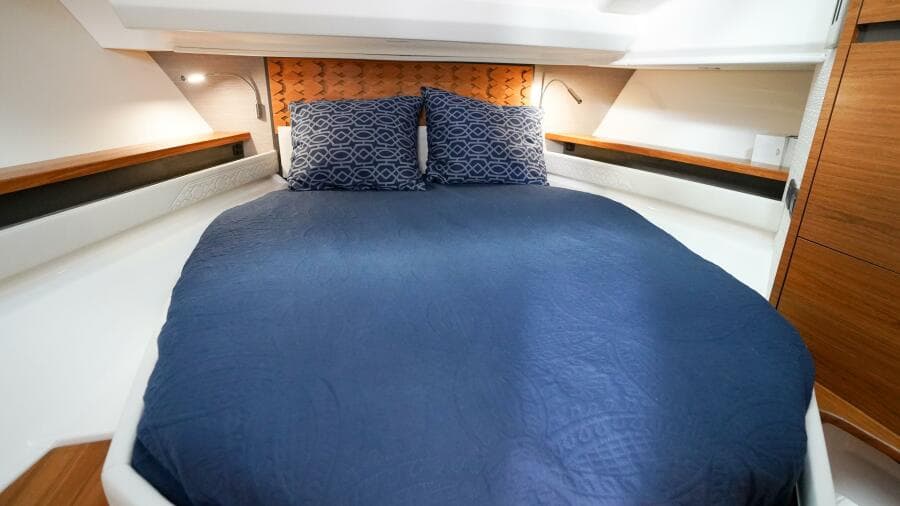 2024 Tiara Yachts 48 LS