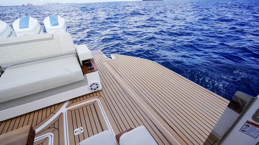 2024 Tiara Yachts 48 LS