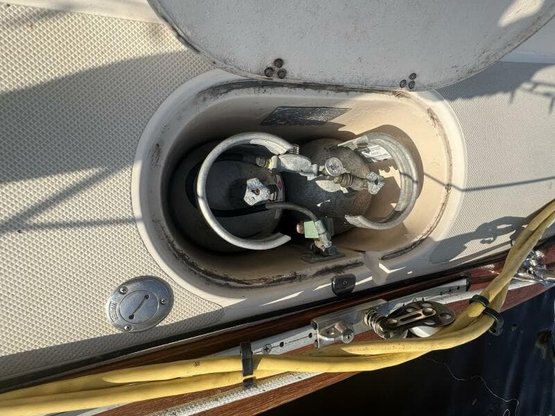 1994 Island Packet Cutter