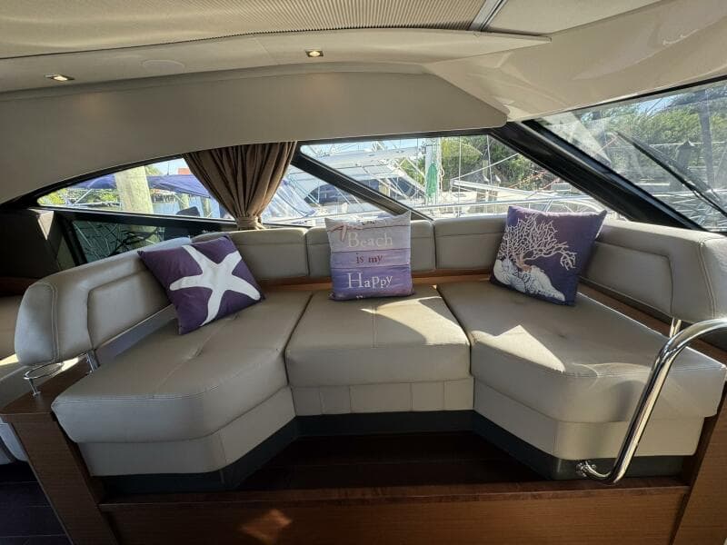 2016 Sea Ray 470 Sundancer 'Lopez Cove II' - Saloon Seating