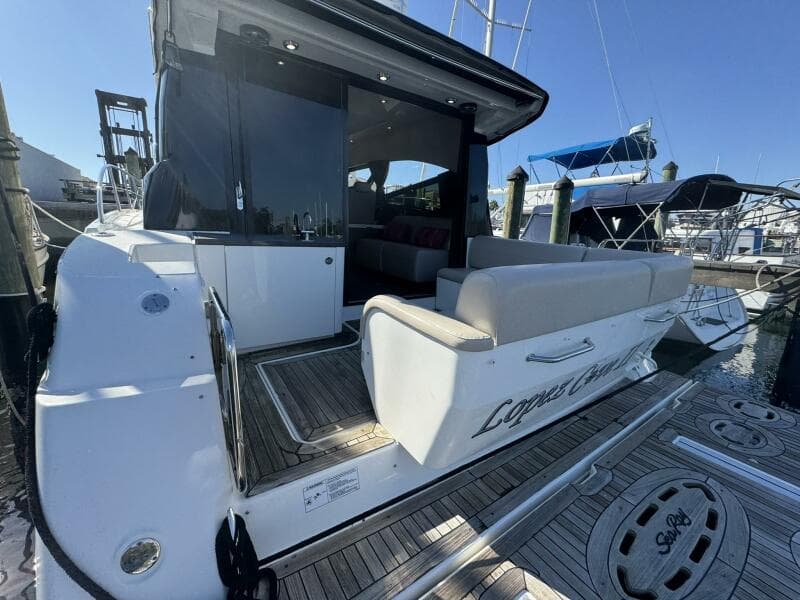 2016 Sea Ray 470 Sundancer 'Lopez Cove II' - Stern