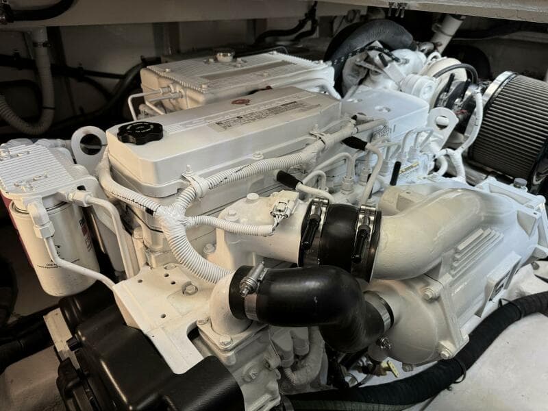 2016 Sea Ray 470 Sundancer 'Lopez Cove II' - Engine Room