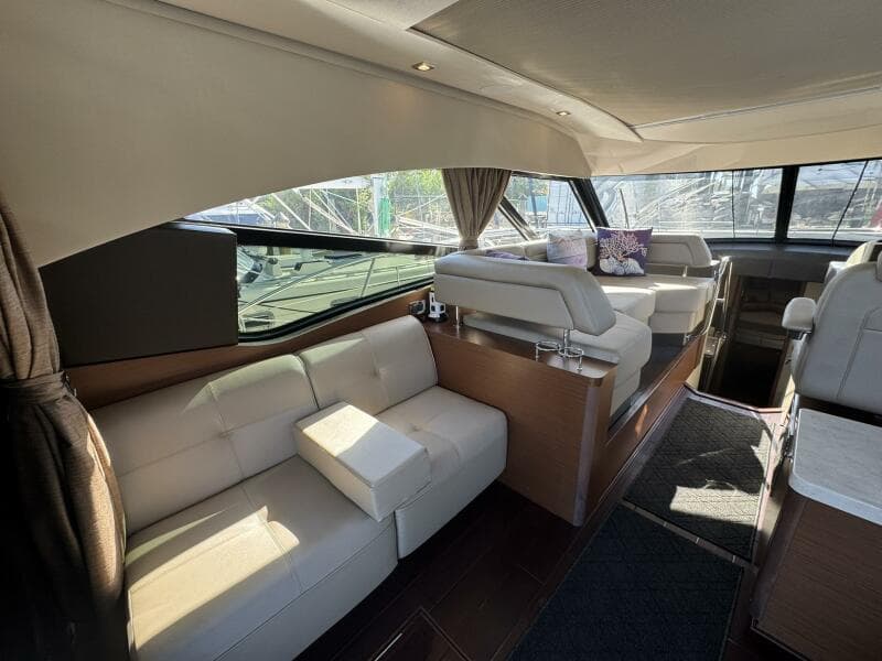 2016 Sea Ray 470 Sundancer 'Lopez Cove II' - Saloon