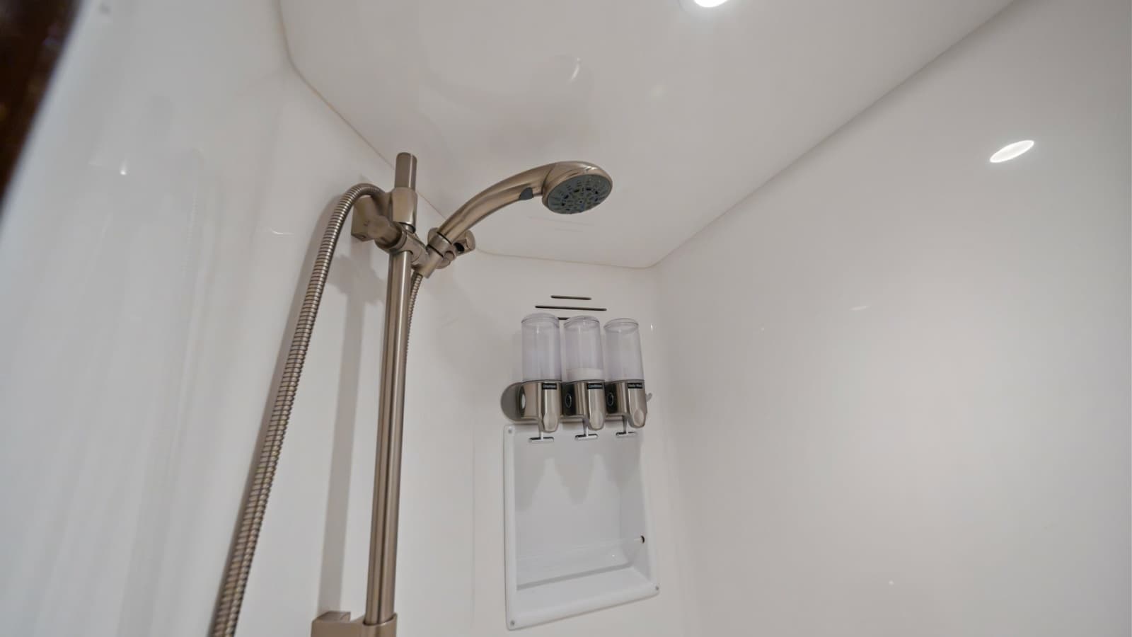 2021 Viking 72 Enclosed Bridge - Photo 37