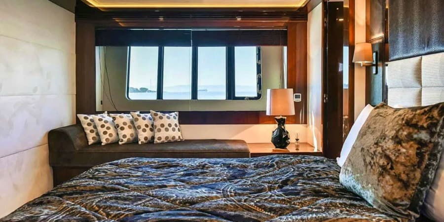 2011 Princess Yachts Princess V85