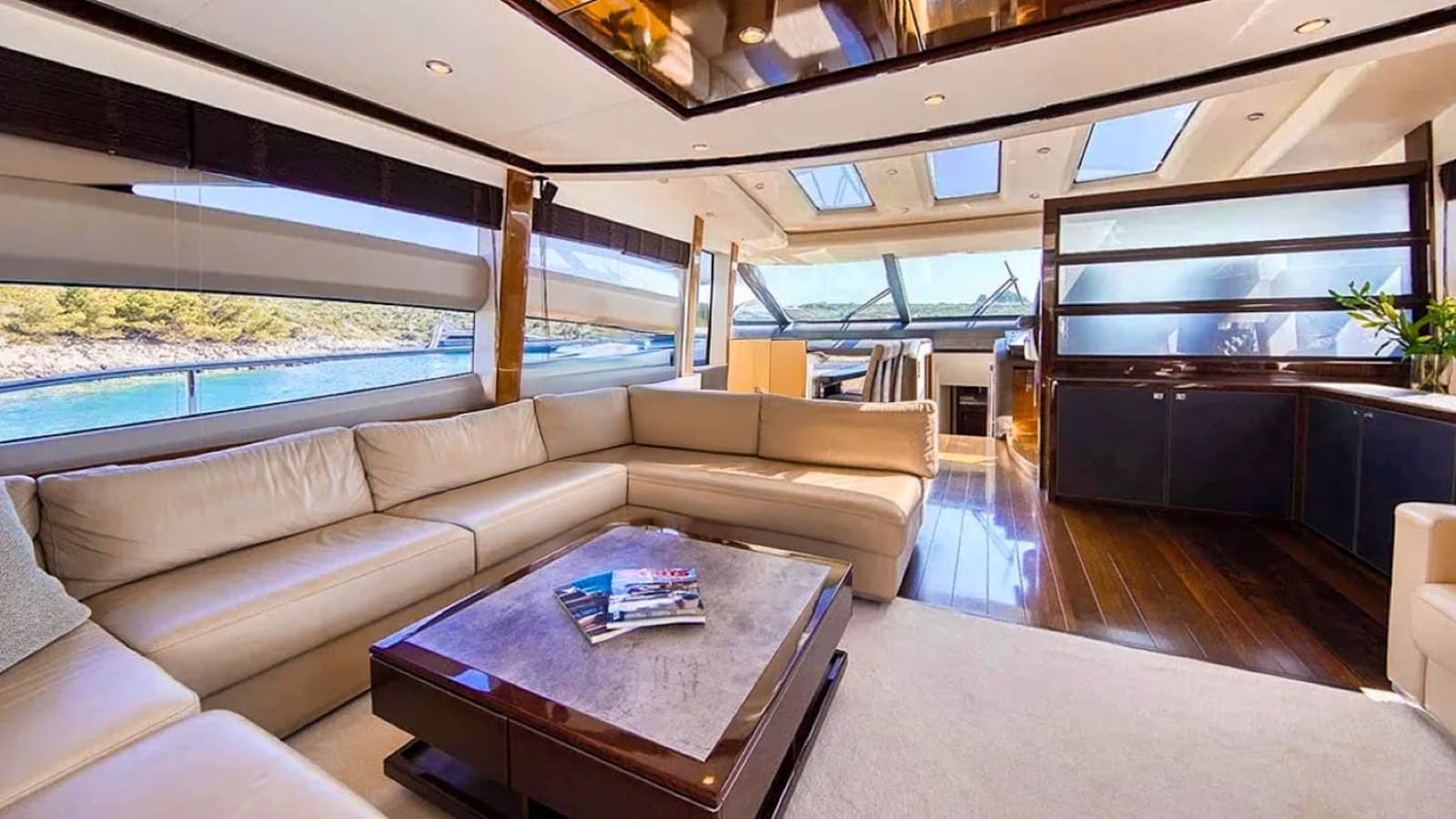 2011 Princess Yachts Princess V85