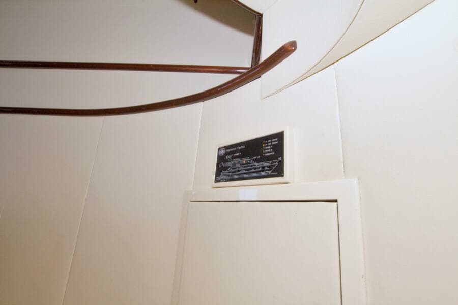 2005 Neptunus 62 Flybridge