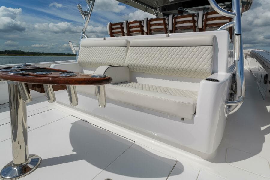 Valhalla 55 - Lucky 24 IV - Cockpit Seating