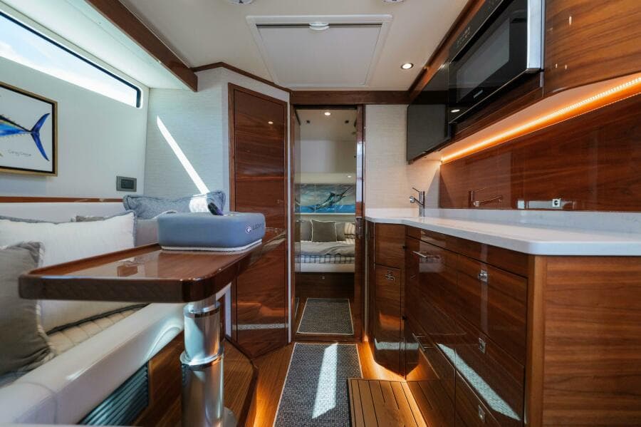Valhalla 55 - Lucky 24 IV - Cabin, Galley & Salon
