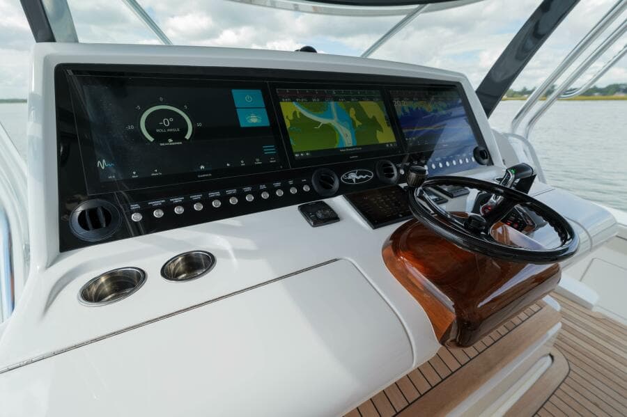 Valhalla 55 - Lucky 24 IV - Helm Station Electronics 