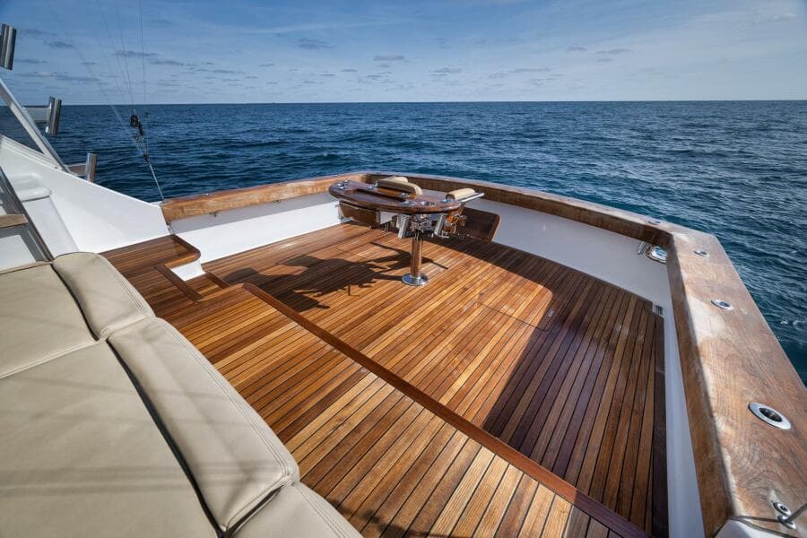 Weaver 60 - Pistol - Exterior Cockpit