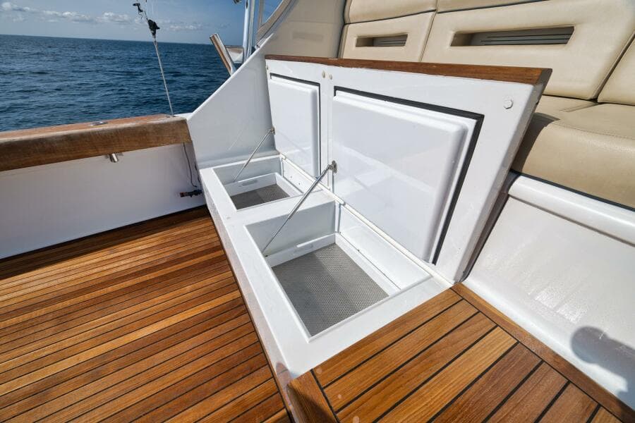 Weaver 60 - Pistol - Exterior Cockpit