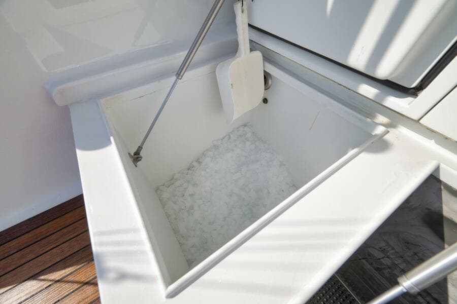 Weaver 60 - Pistol - Exterior Cockpit