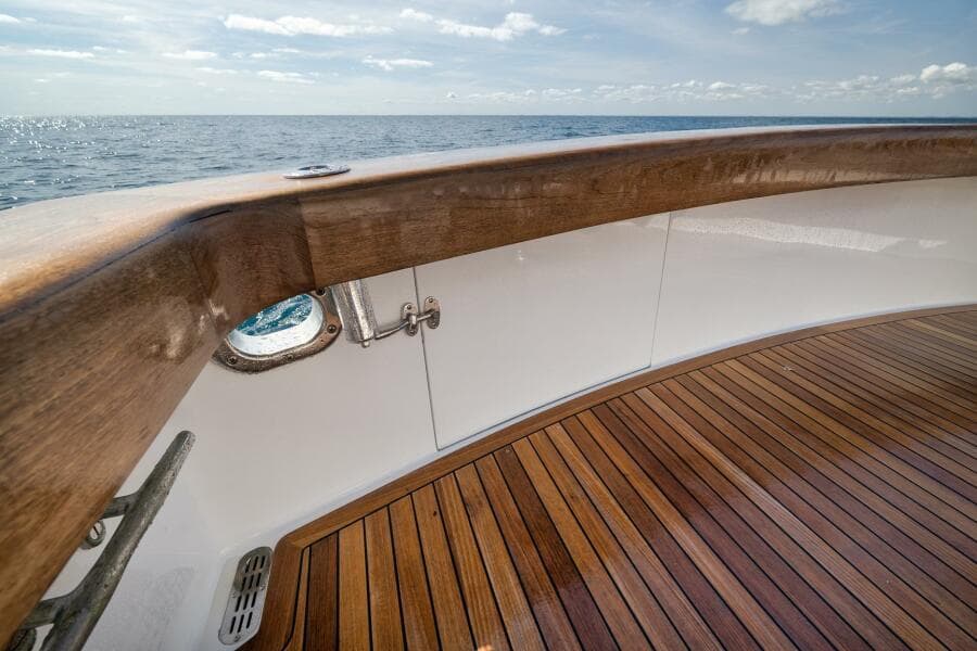 Weaver 60 - Pistol - Exterior Cockpit