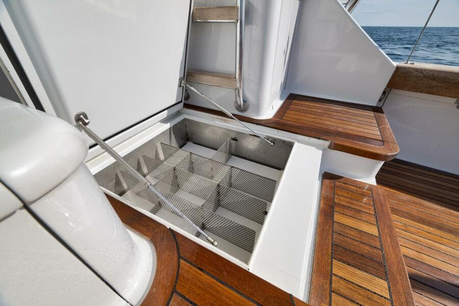 Weaver 60 - Pistol - Exterior Cockpit