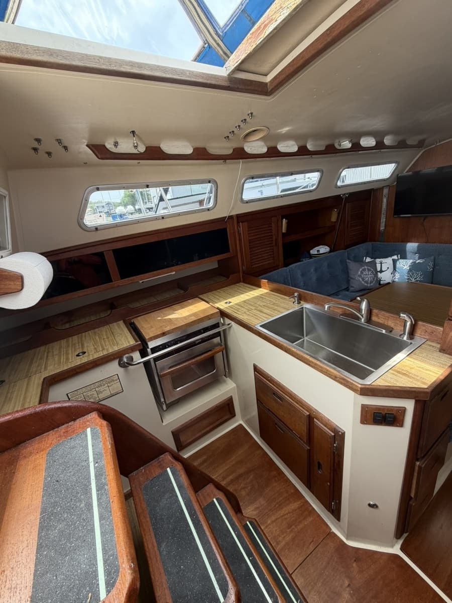 1985 Catalina Catalina 36-1 - Photo 29