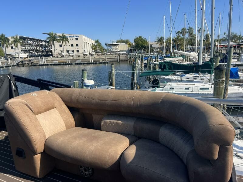 2023 Premier 330 Escalante