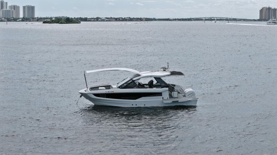 2023 Galeon 