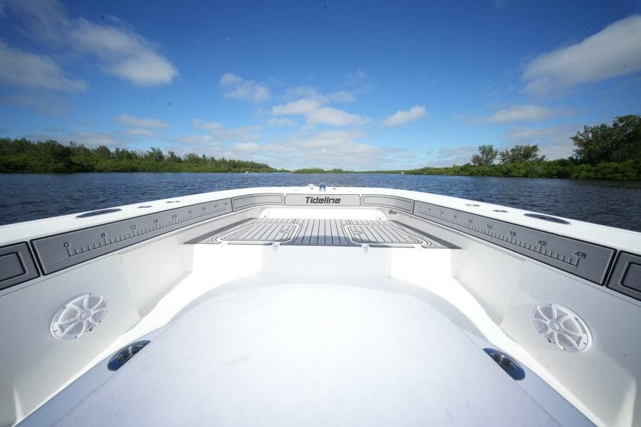 2020 TideLine Boats 365 OFFSHORE