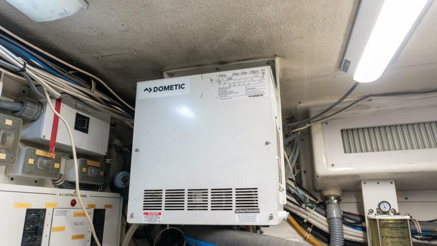 2001 Hatteras 60 Convertible - Sinyorita Salada