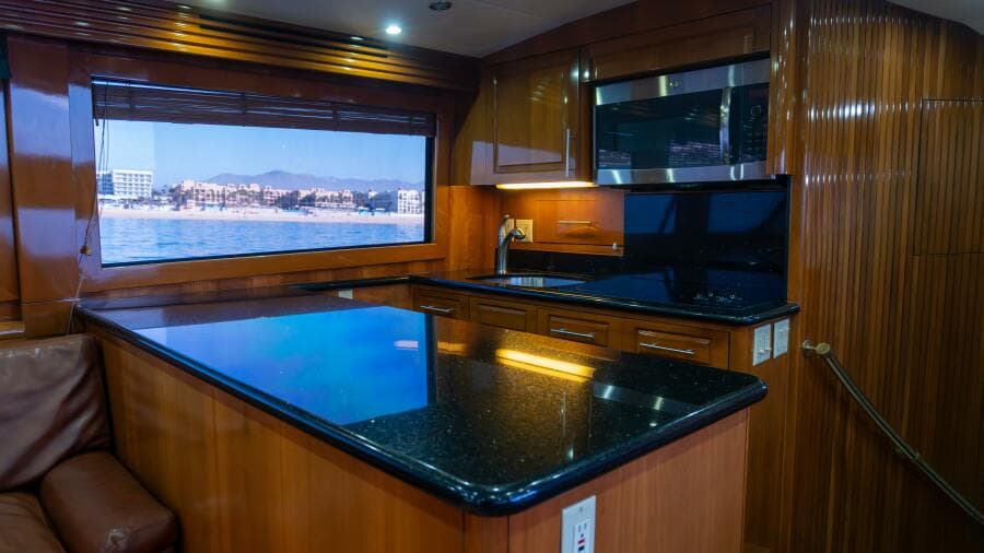 2001 Hatteras 60 Convertible - Sinyorita Salada