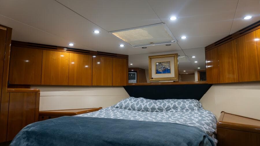 2001 Hatteras 60 Convertible - Sinyorita Salada