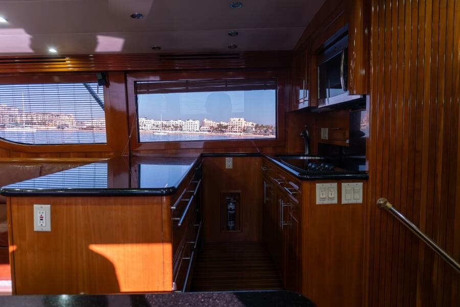 2001 Hatteras 60 Convertible - Sinyorita Salada