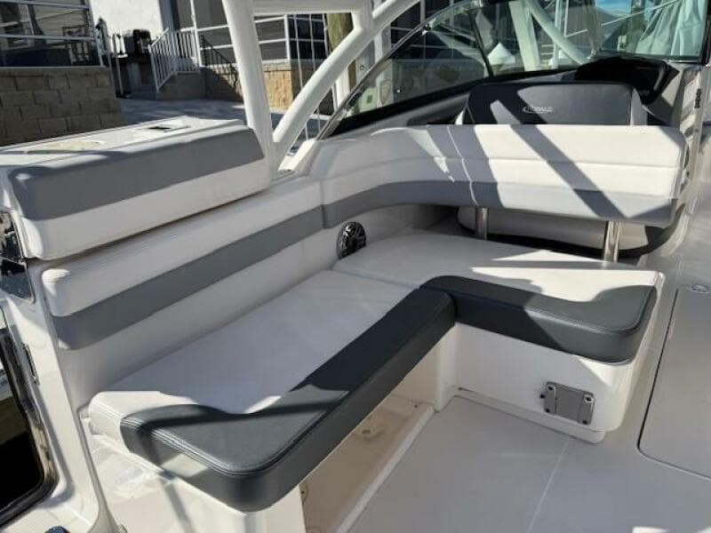 2021 Robalo R317