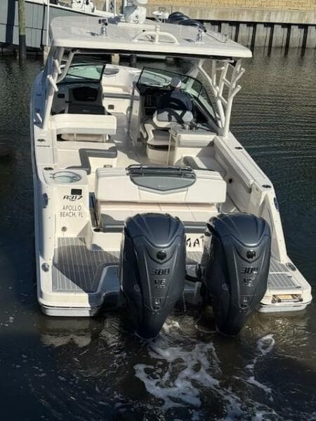 2021 Robalo R317