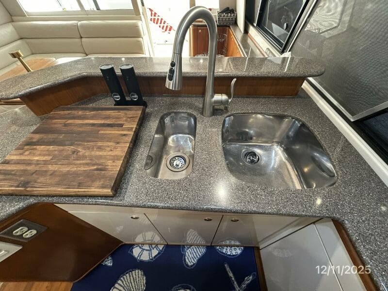47' Bayliner galley sinks