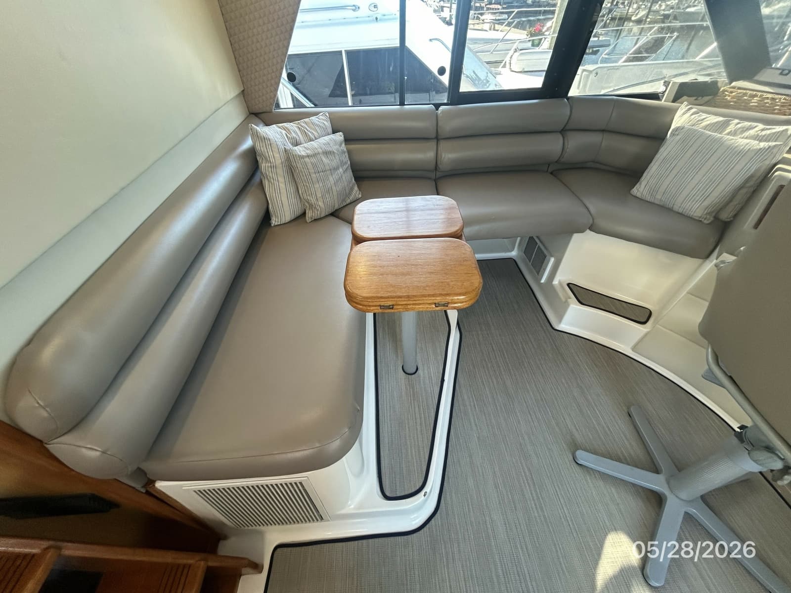 1998 Bayliner 4788 - Photo 58