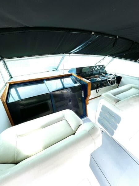 1989 Sea Ray 390 Express Cruiser