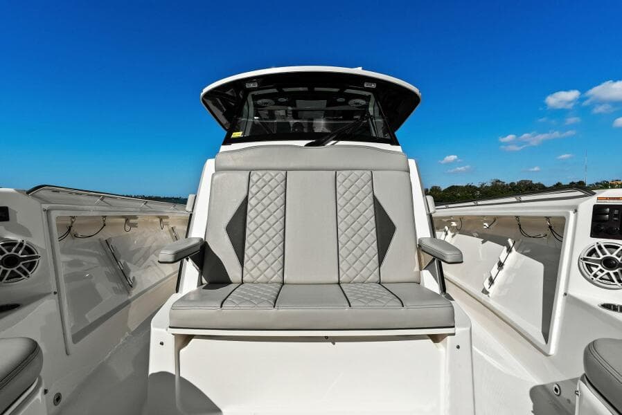 2024 Pursuit S 358 Sport - Foredeck Seating 