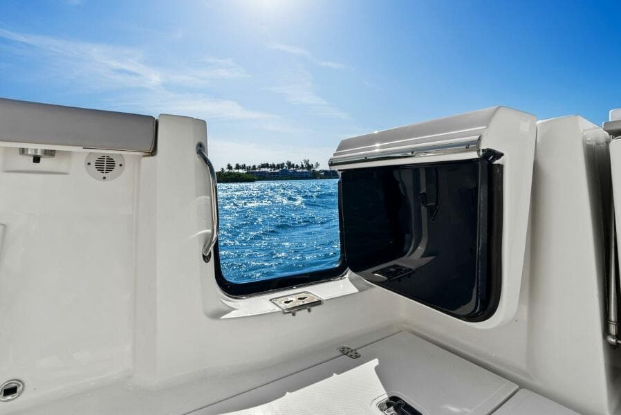 2024 Pursuit S 358 Sport - Cockpit Door