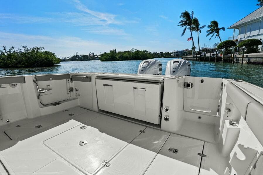 2024 Pursuit S 358 Sport - Cockpit