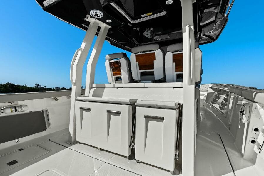 2024 Pursuit S 358 Sport - Foldable Seating