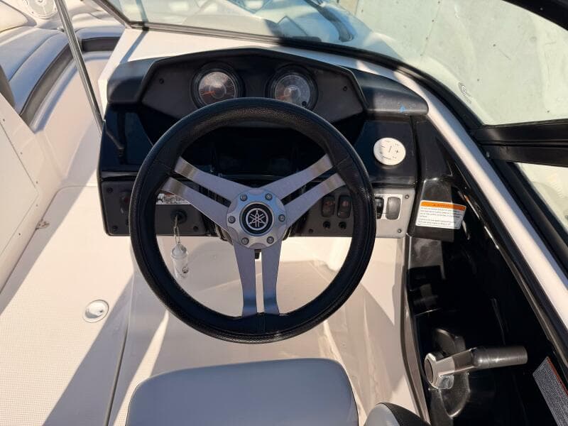 2017 Yamaha Boats AR195