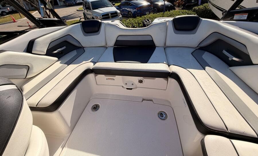 2017 Yamaha Boats AR195