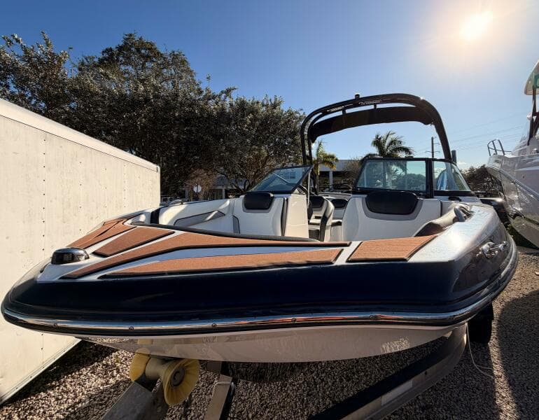 2017 Yamaha Boats AR195