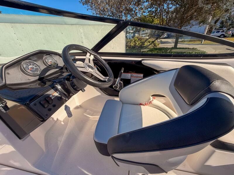 2017 Yamaha Boats AR195