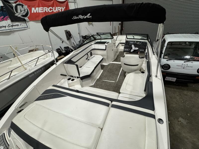 2016 Sea Ray 210SPX-OB