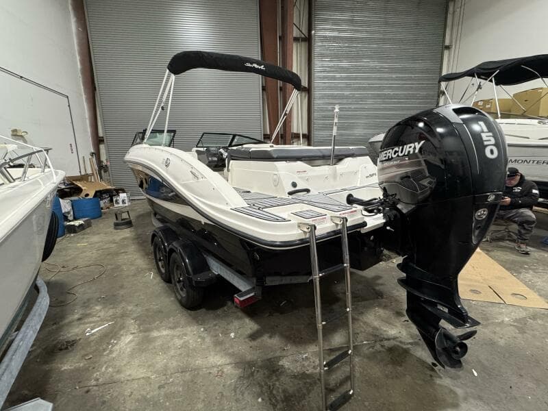 2016 Sea Ray 210SPX-OB