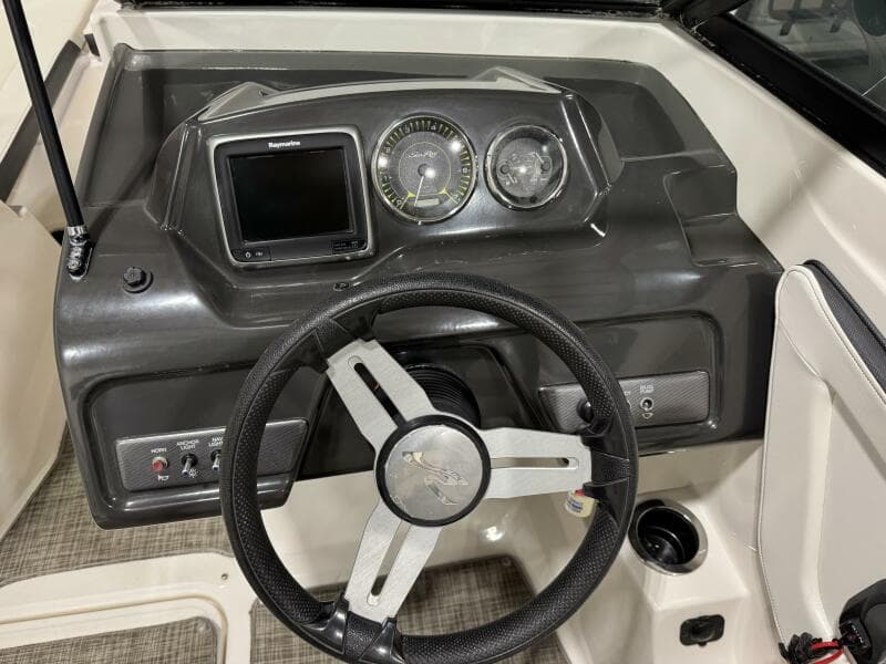 2016 Sea Ray 210SPX-OB