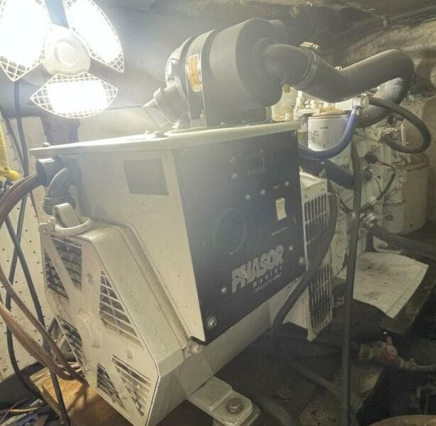 1969 Chris-Craft 47 Commander