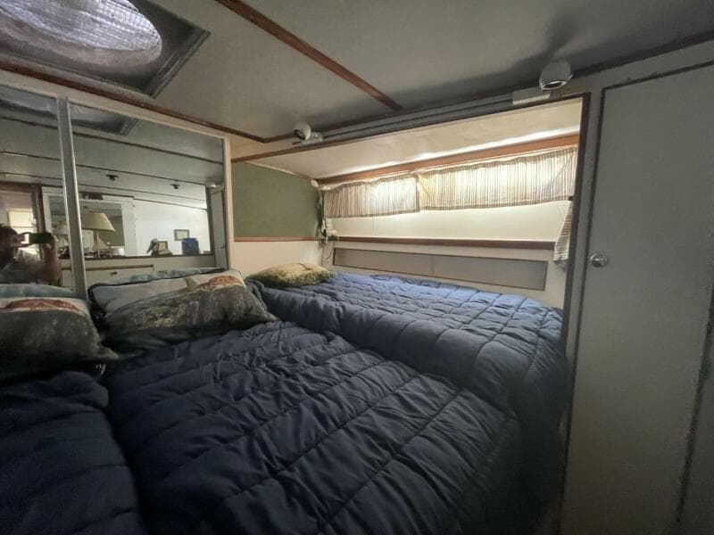 1969 Chris-Craft 47 Commander