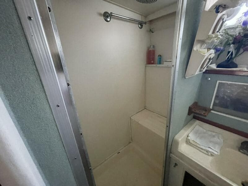 1969 Chris-Craft 47 Commander