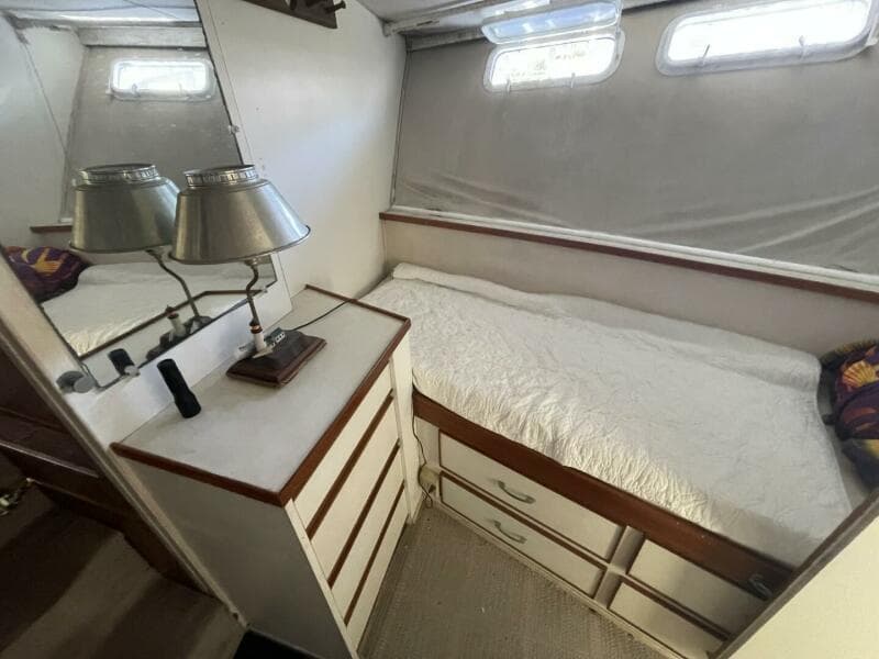 1969 Chris-Craft 47 Commander