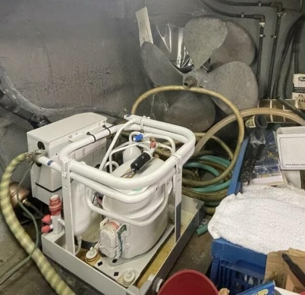 1969 Chris-Craft 47 Commander