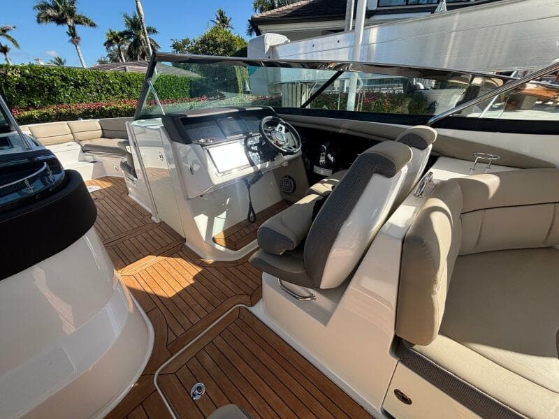 2016 Sea Ray 350 SLX