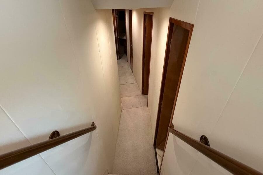 1999 Viking 58 Convertible